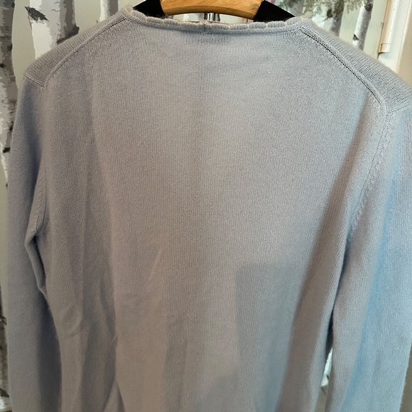 "BLACK FRIDAY SPECIAL" A BABY BLUE CASHMERE BUTTON UP V-NECK SWEATR - Picture 2 of 7
